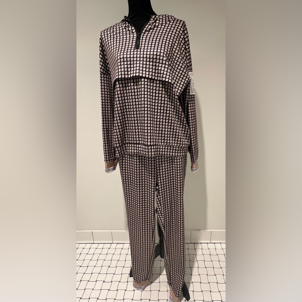 Chic Me Track Suit Women’s Size Large